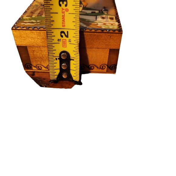 Vintage Russian Wooden Trinket Box With Scenic Church Painting - Picture 3 of 6